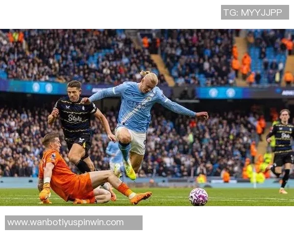 英超最新动态曼城升至第二热刺遭遇四场不胜困境切尔西与阿森纳明日对决