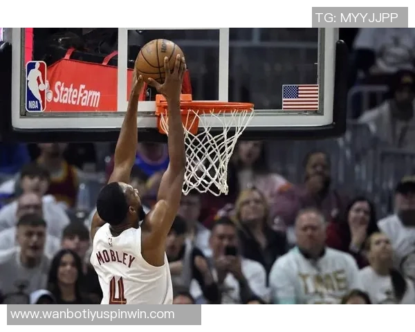 近三季仅有小莫布里和文班两人单场达到15分10板5助5帽且命中率超过70